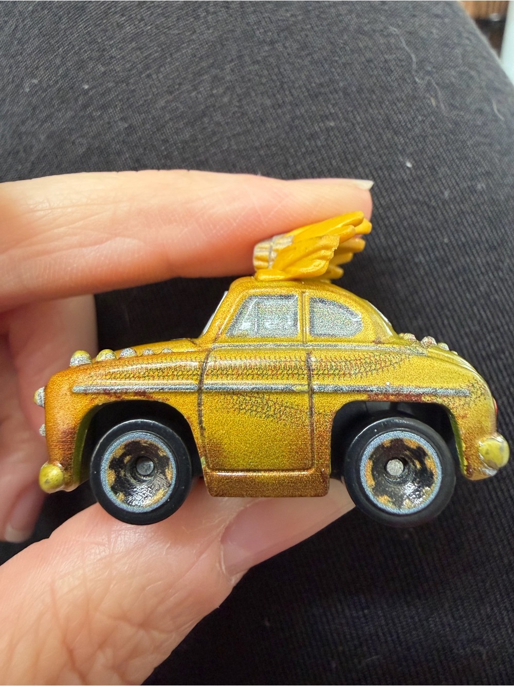 Pixar Cars Chieftess mini diecast - Picture 3 of 5